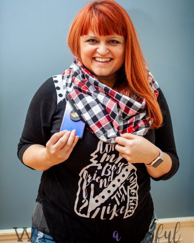 P4P Holiday Freebies :: Infinity Scarf w/Zipper Pocket